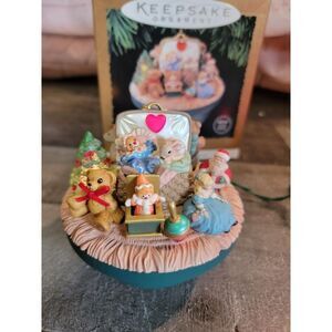 Hallmark 1998 Victorian Toy Box ornament Xmas Decor Magic